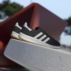 Souliers Adidas pour femmes - RUN 70S 2.0