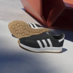 Souliers Adidas pour femmes - RUN 70S 2.0