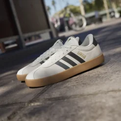 Souliers mode Adidas pour femmes - VL COURT 3.0