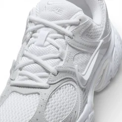 Souliers mode Nike pour femmes - NIKE V5 RNR