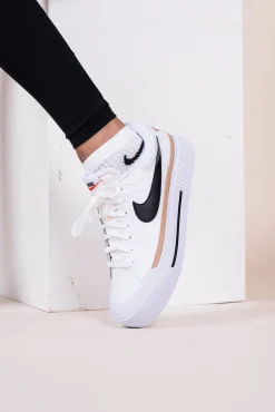 Souliers Nike pour femmes - COURT LEGACY LIFT