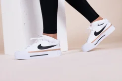 Souliers Nike pour femmes - COURT LEGACY LIFT